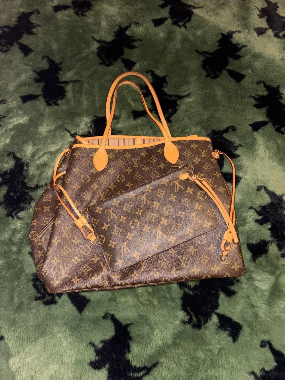 Louis Vuitton Monogram Canvas Tote with Vachetta Trim (Brown & Tan)